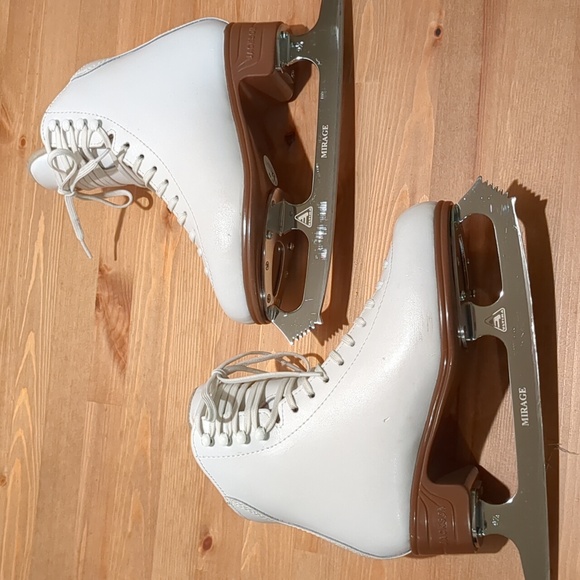 Jackson Classique figure skates and guards - size 5 - Picture 2 of 10
